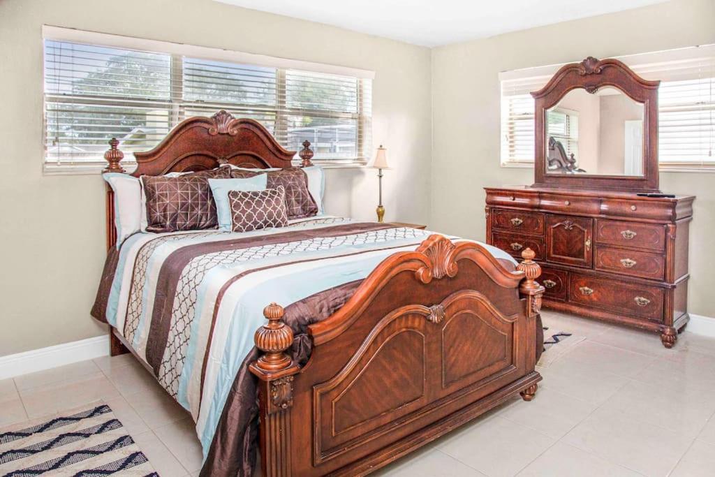 Apartamento 3br Cozy W/ Spacious Yard